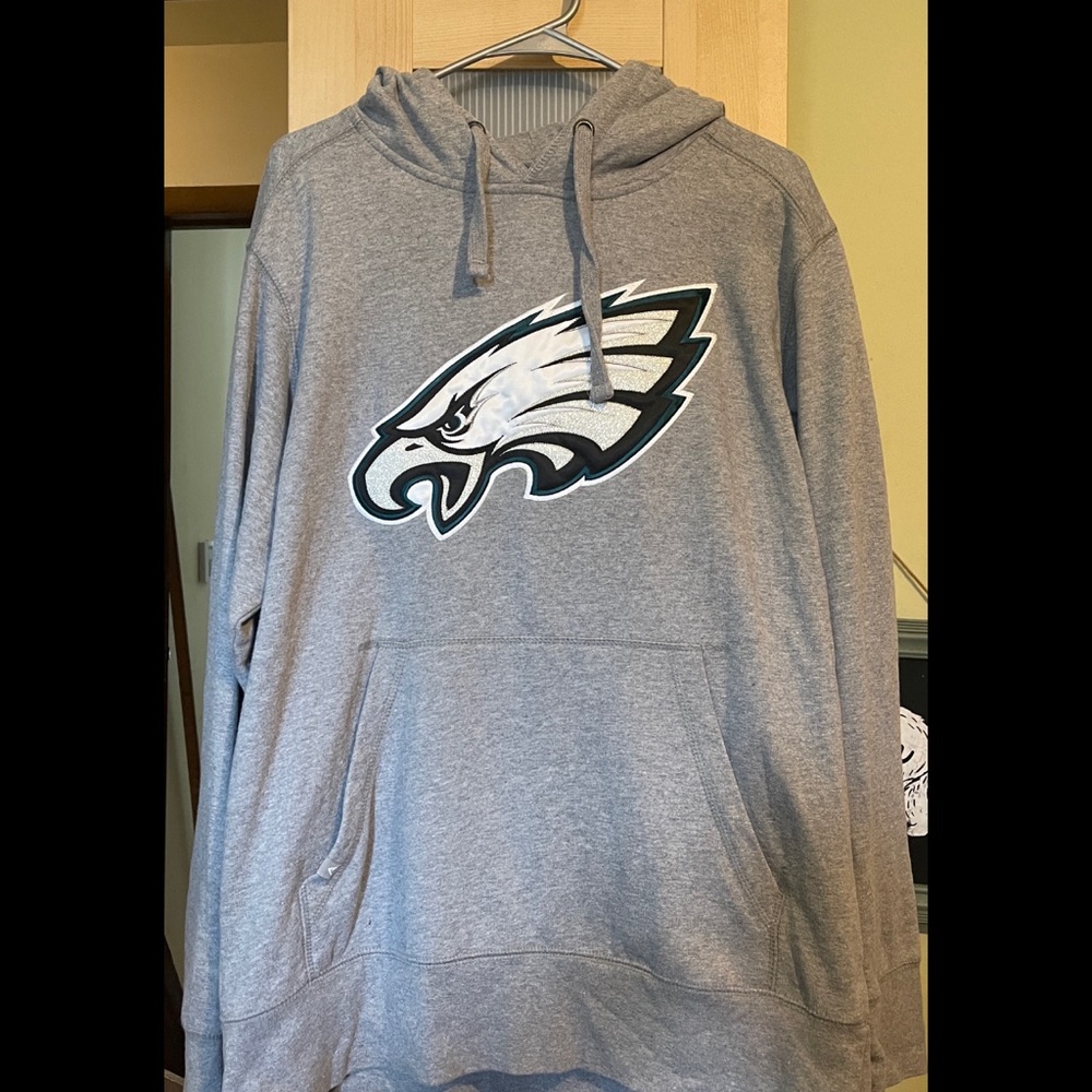 Women’s Large EAGLES Hoodie.